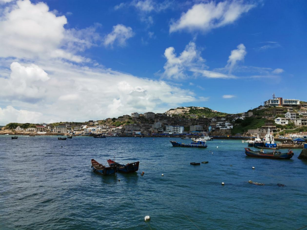 In August 2019, our employees traveled to Dongji Island.