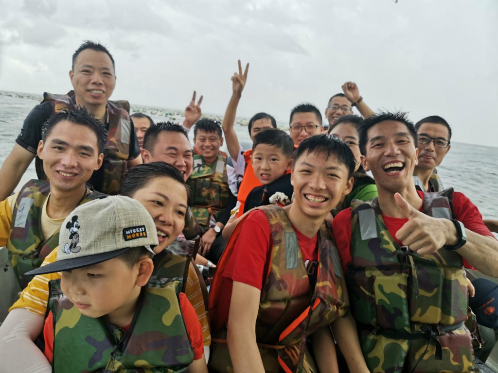 In August 2019, our employees traveled to Dongji Island.