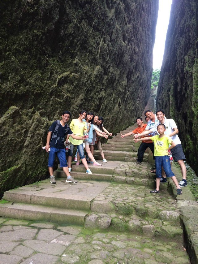 In July 2014, our employees traveled and visited the Jianglang Mountain which is the world natural heritage.